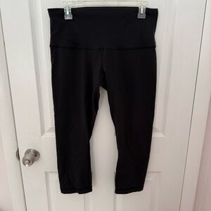 Lululemon Black Capri Length Leggings Size 12